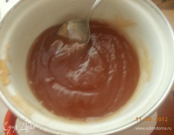 Вылить в кастрюльку сок, добавить остальные ингредиенты и проварить до густоты.