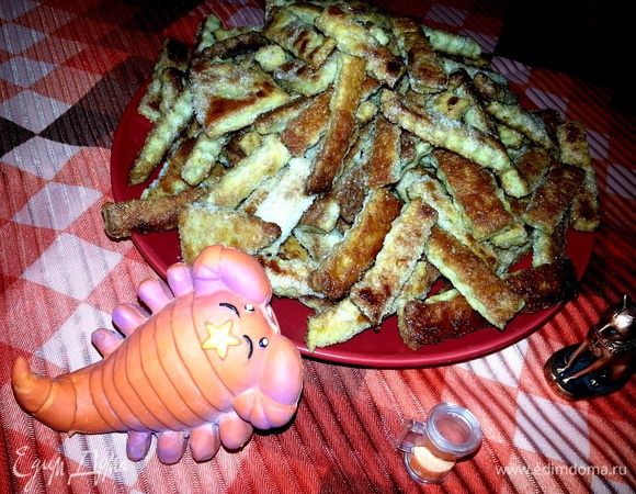 Осторожней пробуйте с пылу-с жару! Горячим сахаром можно сильно обжечься! Получается целая гора "косточек"-печенек!