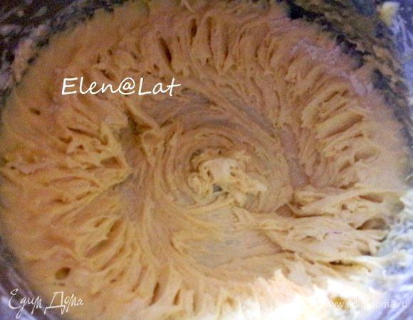 Замесить тесто из перечисленных выше ингредиентов.
