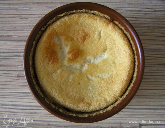 Полученную массу разложить по формочкам, оставив до края 1-1,5 см. Выпекать при 190*С 15-20 минут.

