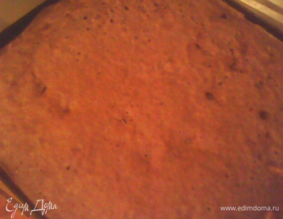 Выложить бисквит в форму и выпекать при 180 градусах около 15-25 минут. Приятного аппетита!