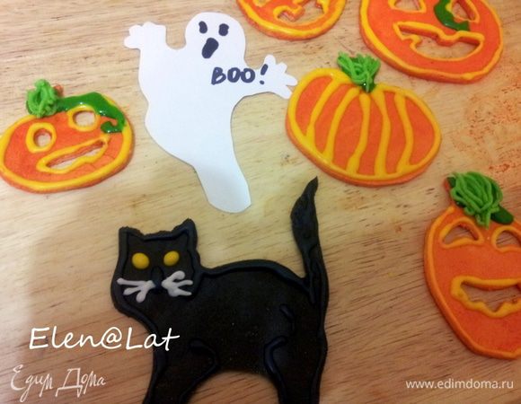 Украсить фигурки подкрашенной сахарной глазурью (у меня сахарные карандаши).