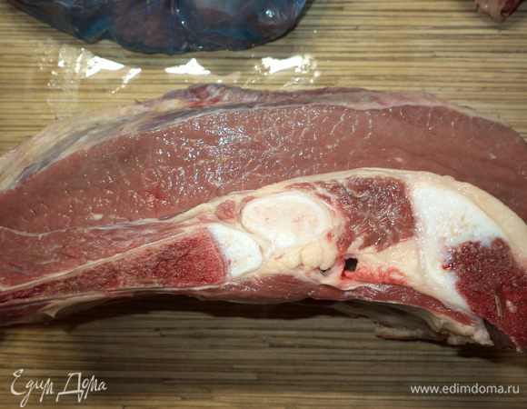 Я очень люблю в этом блюде грудинку, но можно взять и любое другое мясо, оно все равно хорошо приготовится и будет вкусным!