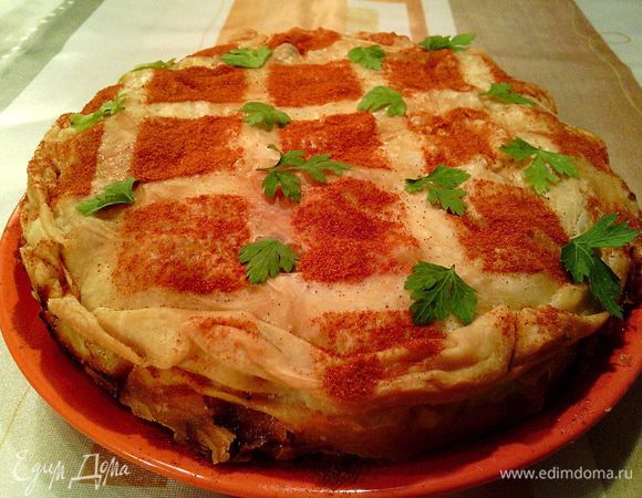 В этот раз я украсил её паприкой и зеленью.