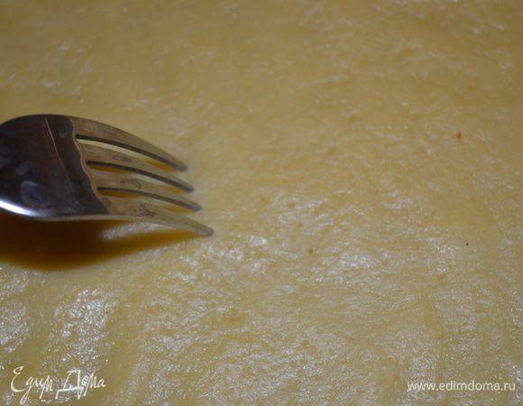 Накалываем вилкой и отправляем в холодильник на 30 минут