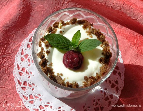 малиной и мятой. Можно подавать сразу или охладить. В последнем случае украшать перед подачей. Приятного аппетита! :))