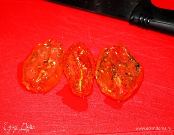 Вяленые томаты...этого количества хватило на 2 лепешки.