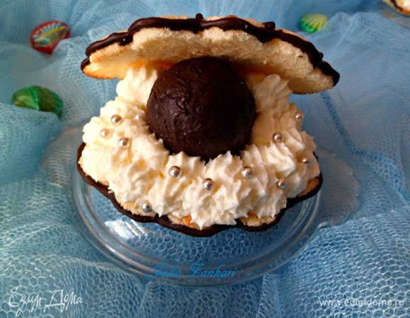 заполняем пустоты сливками. у меня получилось 6 ракушек