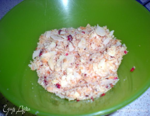 Миндаль немного измельчить, я еще добавила розовый перец. Уж очень мне нравится его аромат.