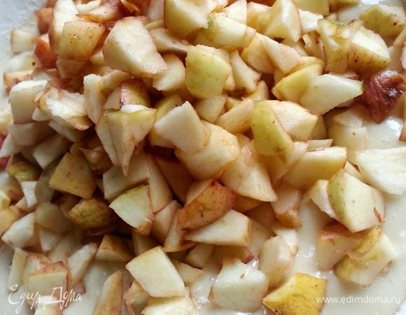 Получилось много,но мелкие кусочки почти растворяются в тесте...