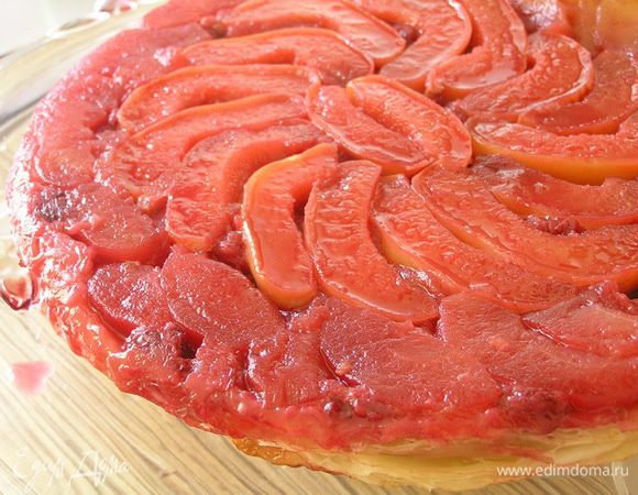 Выпекать при 180*С 20-25 минут. Затем аккуратно выложить на блюдо, перевернув форму.