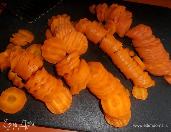 Нарезать на кружки и можно так оставить...