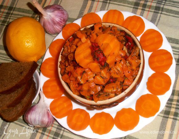 Такой салатик украсит осенью любой стол, а оранжевый цвет способствует аппетиту!!!