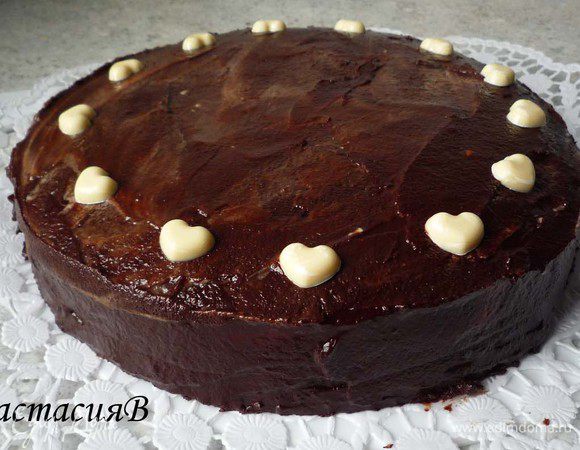 Я добавила еще готовые сердечки из белого шоколада. Приятного чаепития!