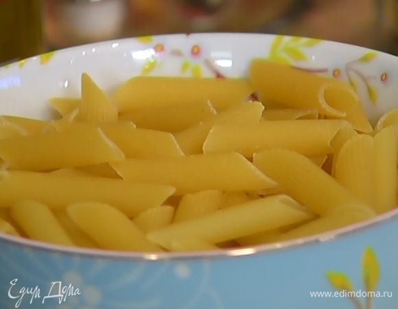 Пенне отварить в подсоленной воде.