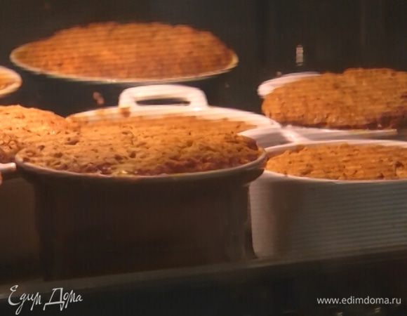 Выпекать бисквитики в разогретой духовке 25 минут.