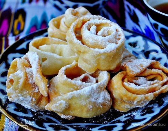 Выложить ураму на блюдо и посыпать сахарной пудрой. Приятного аппетита!!