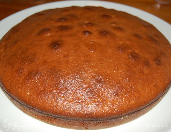 Выпекать в духовке. 20 мин. при температуре 240 градусов, затем ещё 20-25 мин при температуре 200 градусов.
Готовый корж оставляем остывать.
