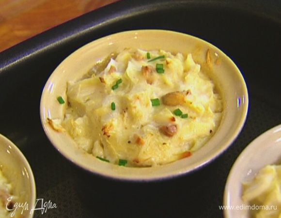 Шнитт-лук мелко порезать и присыпать готовое суфле.