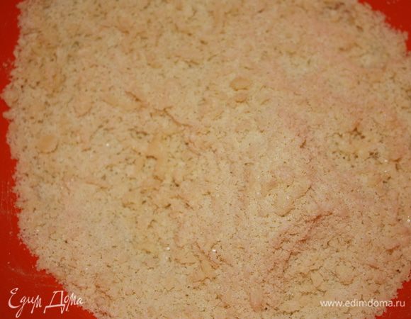 Для теста смешать сл. масло,сахар,муку и яйцо.