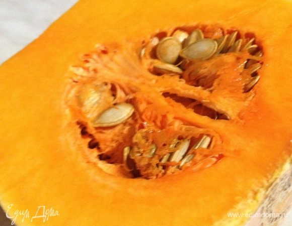 1. Берем тыкву. Я использовала тыкву Buttersquash.