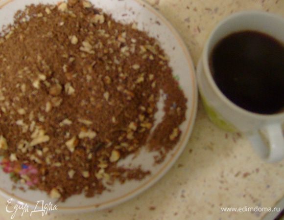 Шоколад натереть на терке (только не очень мелкой). Добавить к шоколаду измельченный грецкий орех.