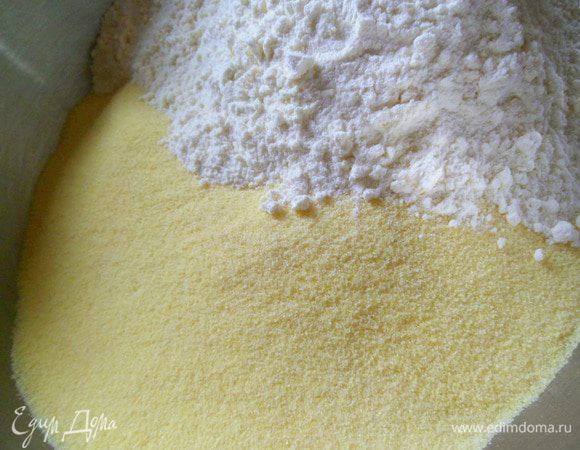 Итак, начнем. Берем манку, муку.
