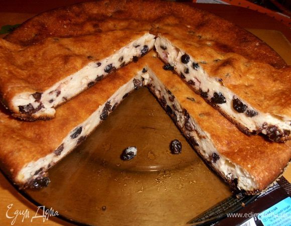 Нарезаем,когда наполовину остынет очень острым ножом!Снимаем пробу)))