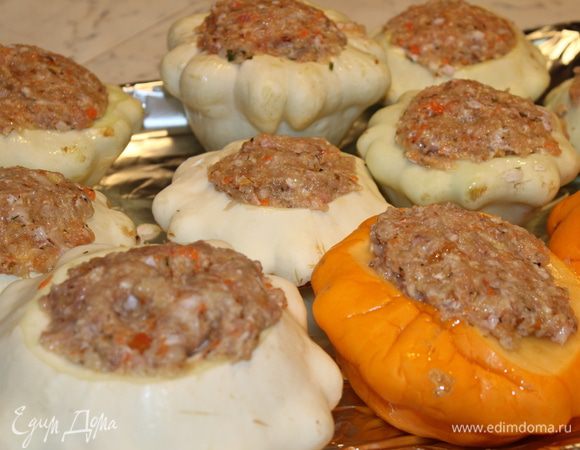 Начинить патиссоны и поставить в разогретый духовой шкаф на 1 час ... запекать при температуре 200-220 градусов