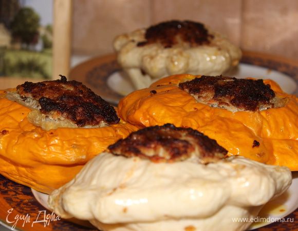 Молодые патиссончики готовы! Смотрятся очень эффектно, вкус вас не разочарует, а полезные свойства патиссонов и гречки широко известны! Подавайте со сметаной. Приятного аппетита!