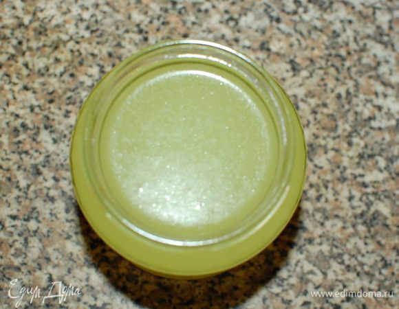 На получившейся сыворотке печем блины:)))