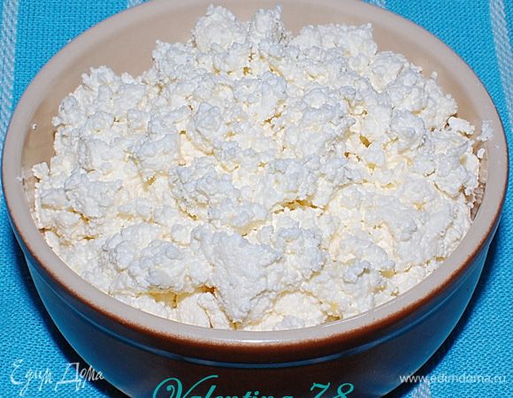 Через 1-2 часа получаем вкусный, нежный и полезный творог.