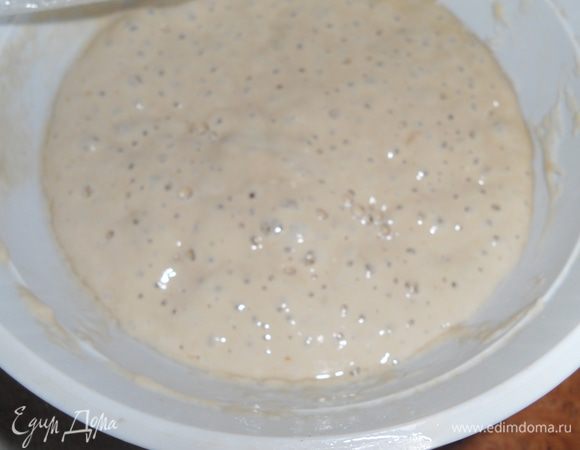 Сделать опару - дрожжи смешать с 1 ст. л. муки и 2 ст. л.  воды - дать подойти.