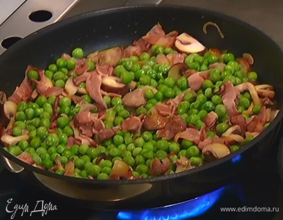 Вернуть сковороду на огонь и готовить еще несколько минут.