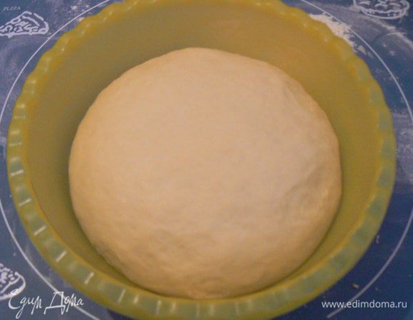 Тесто должно увеличится вдвое, только после этого можно приступать к следующему шагу