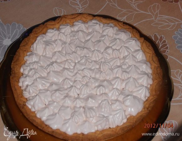 Оставшийся крем выложить кондитерским мешком, сверху украсить. Угощайтесь на здоровье!!!