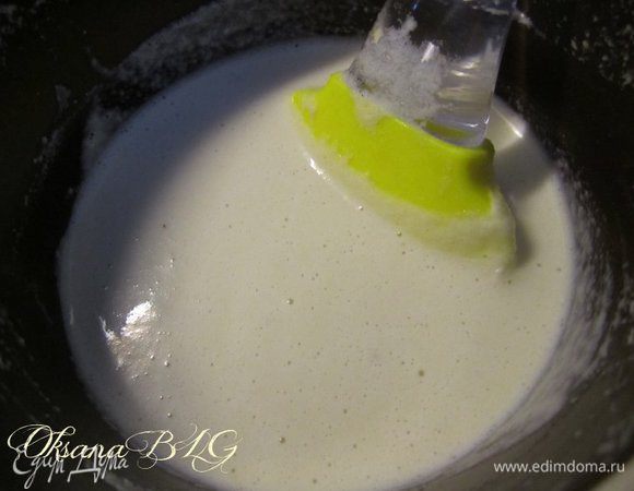 Получается вот такая белая масса, ну чем не молоко ) Кстати, можно процедить через сито, добавить сахар или мед и получится вкусный напиток! 