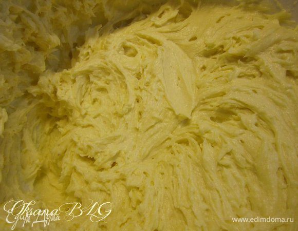 Немного крема оставить для украшения.