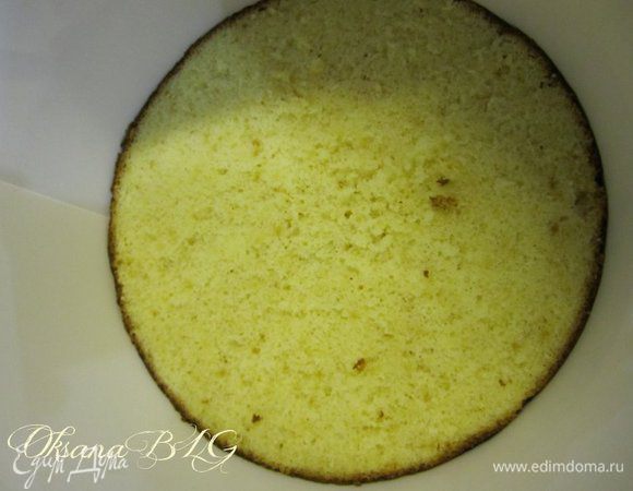 В форму выложить корж. 