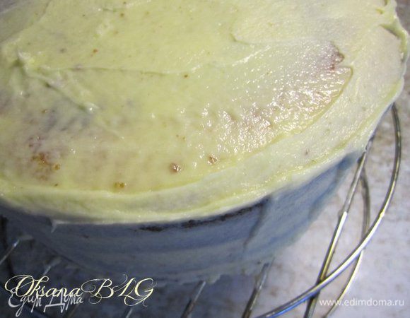 Нанести оставшийся крем.