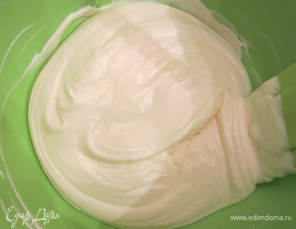  Ставим крем в холодильник на час.