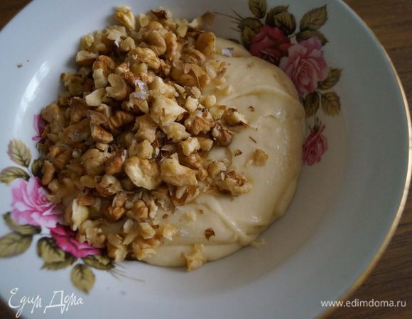 к третьей орехи и перемешать