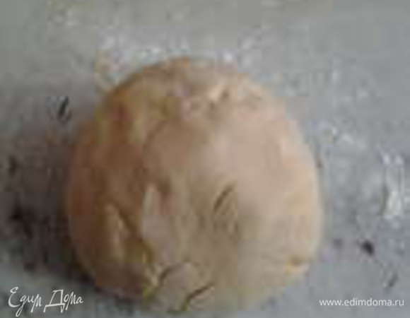 Добавьте муку с разрыхлителем и замесите тесто.
