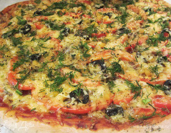 Достаем готовую пиццу и наслаждаемся настоящим вкусом Италии!