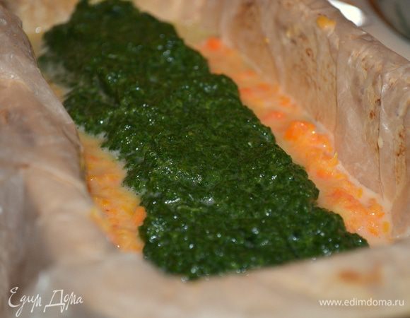 затем по центру полоской шпинат