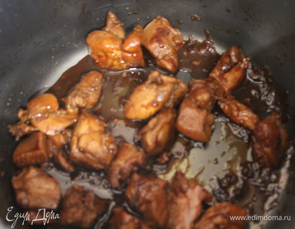 Закрываем крышку  и ждем сигнала от мультиварки)