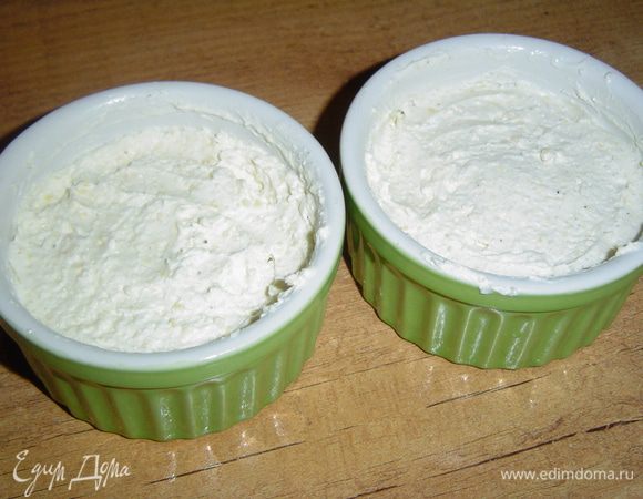 и выкладываем в смазанные маслом формы.