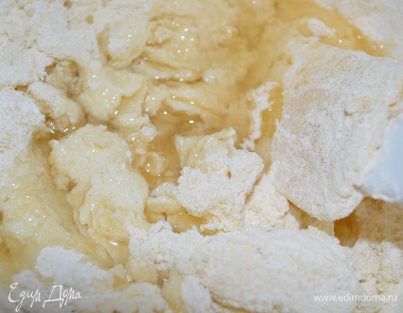 влить 50 мл растительного масла