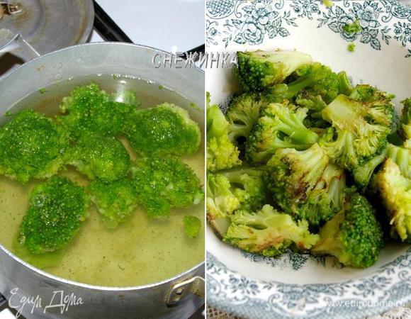 Брокколи разбираем на соцветия. Отвариваем в подсоленной воде 5-8 минут, сливаем воду и обдаём капусту холодной водой. Затем обжариваем её на сковороде с небольшим количеством оливкового масла (несколько ложек).