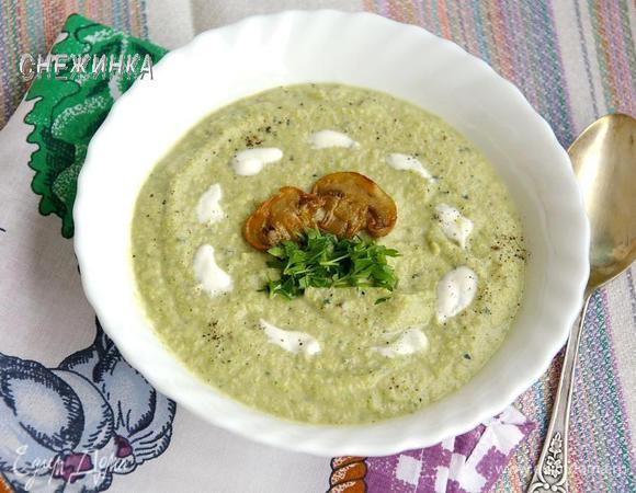 Разливаем по тарелкам и подаём. Приятного аппетита!